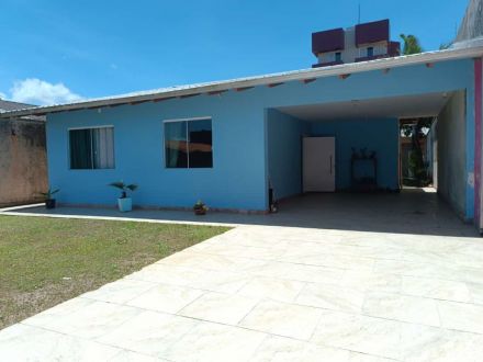  Ref:. R- 270 - Otima residência junto ao mar no balneário Flamingo em Matinhos - PR